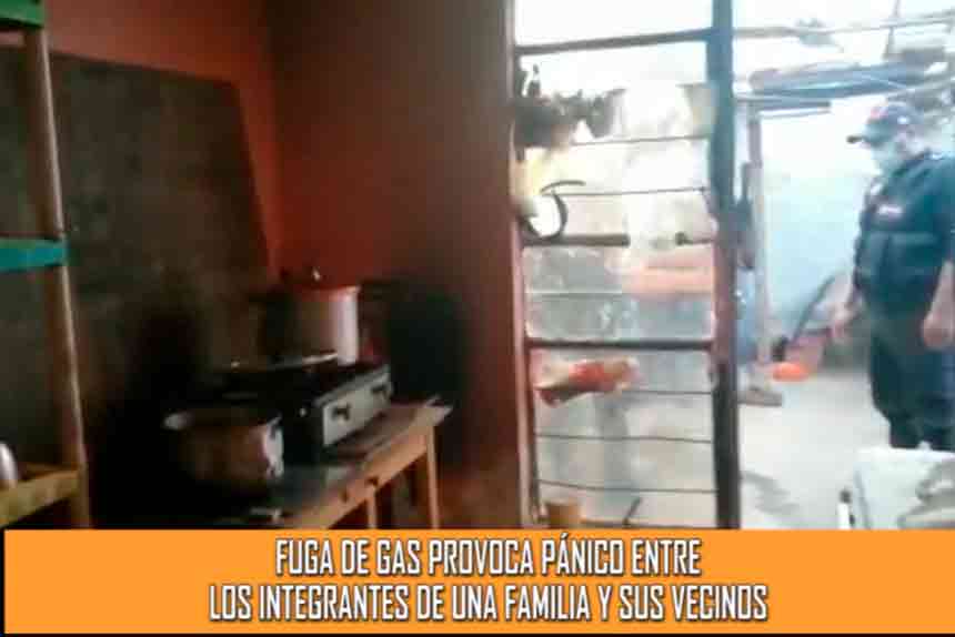 Fuga de gas provoca pánico entre los integrantes de una familia y de sus vecinos (VIDEO)