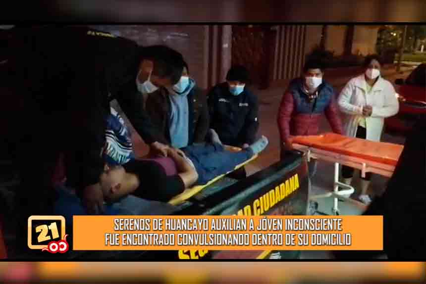 Serenos de Huancayo auxilian a un joven inconsciente (VIDEO)