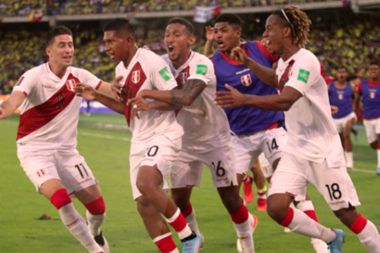 Perú dio el Barranquillazo y ganó 1-0 para ponerse en zona de clasificación al Mundial