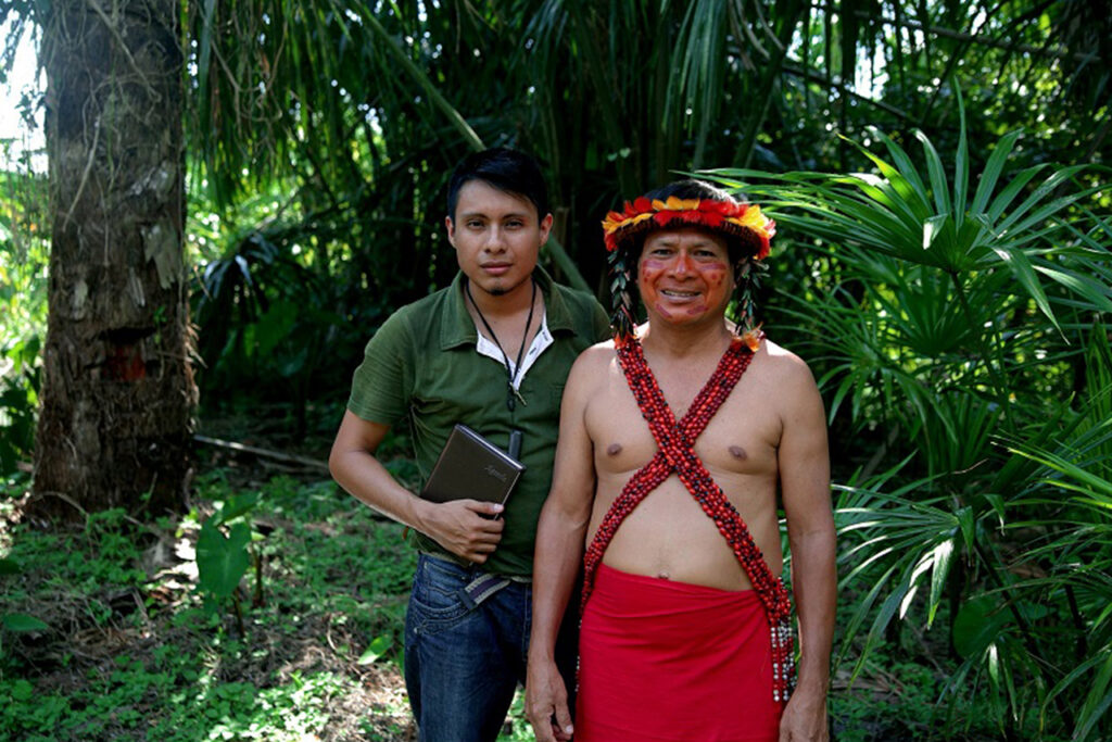 Talento awajún investiga plantas de la Amazonía para tratar enfermedades