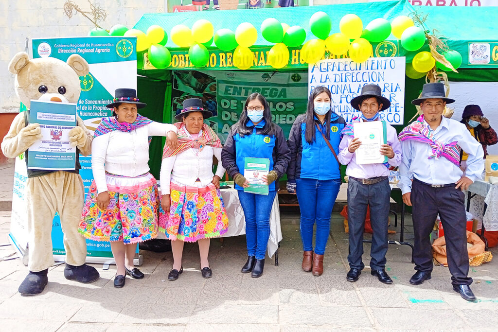 Artesanas de Acobamba encaminan la formalización de su asociación