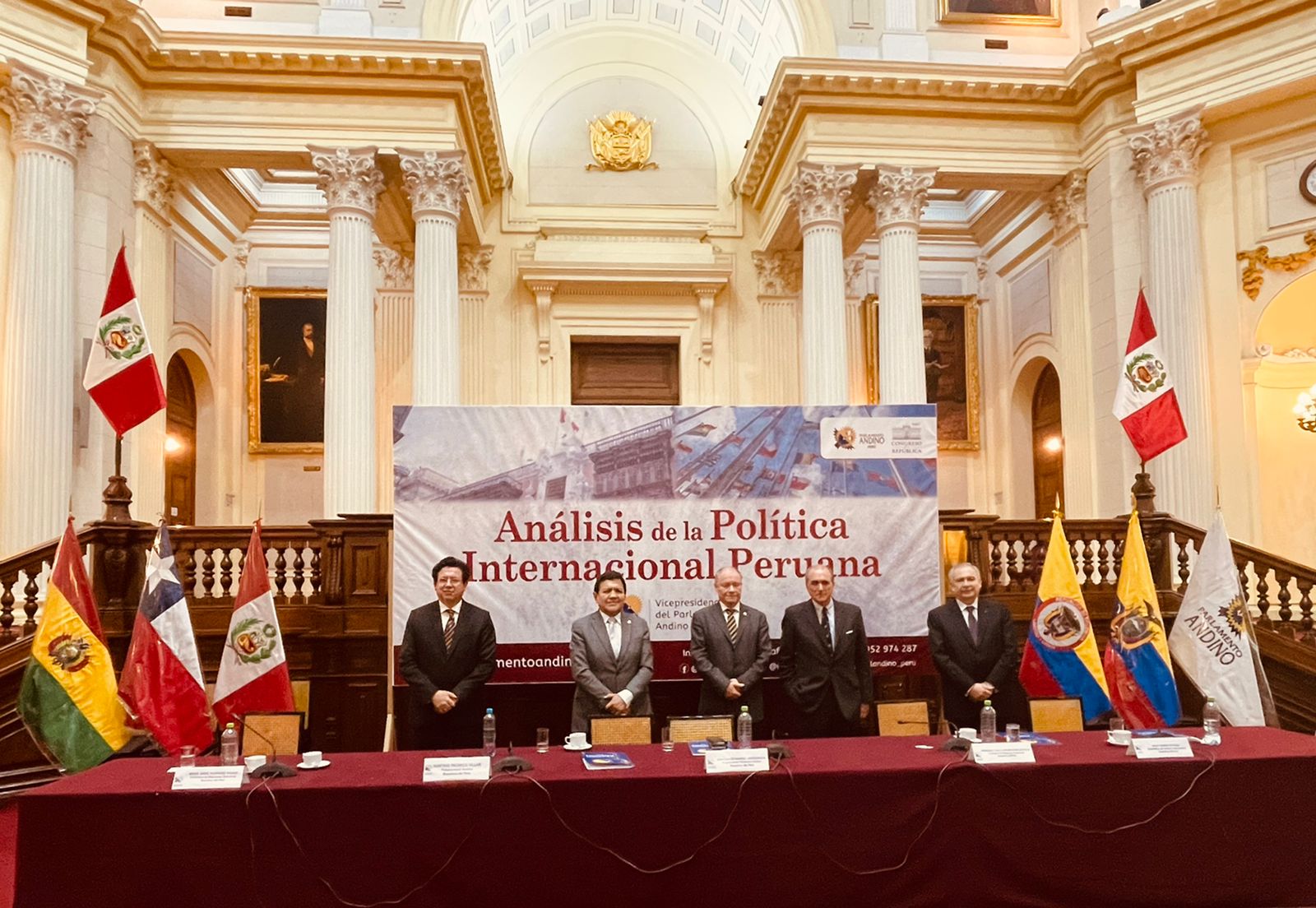Un buen manejo de la política internacional es fundamental para el