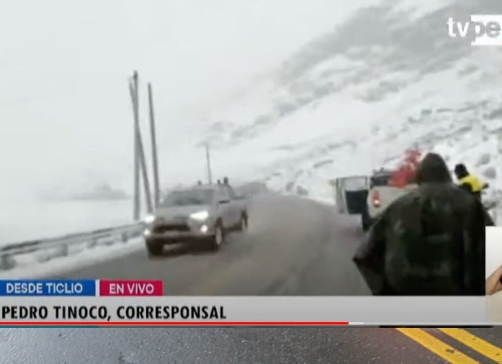 Se normaliza el tránsito en la carretera Central en Ticlio afectado por una fuerte nevada