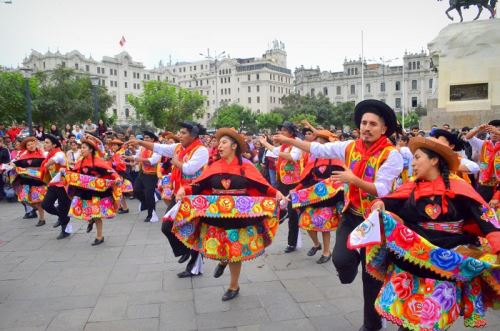 Región Junín hizo vibrar el Centro Histórico de Lima con desbordante y colorido pasacalle