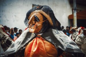 Danza de la huaconada atrae a visitantes nacionales y extranjeros en Mito
