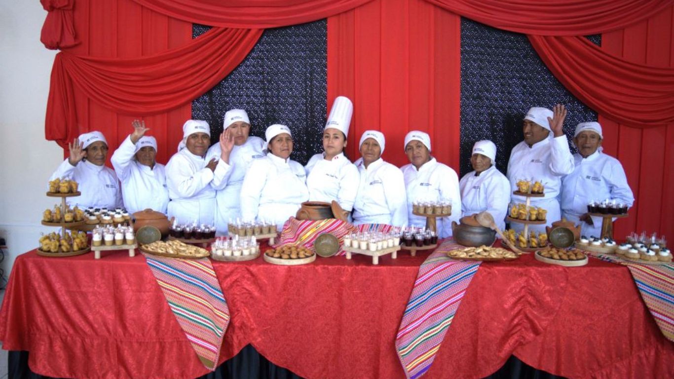 39 beneficiarios de Pronabec culminan formación técnica en el Instituto Continental y fortalecen su autonomía productiva